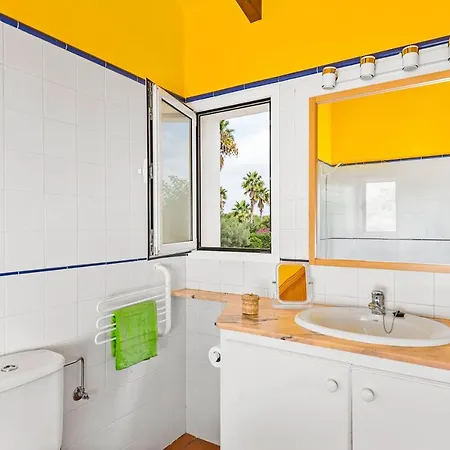 فيلة Biniana 3 Bedroom Villa, Binisafuller Binisafua